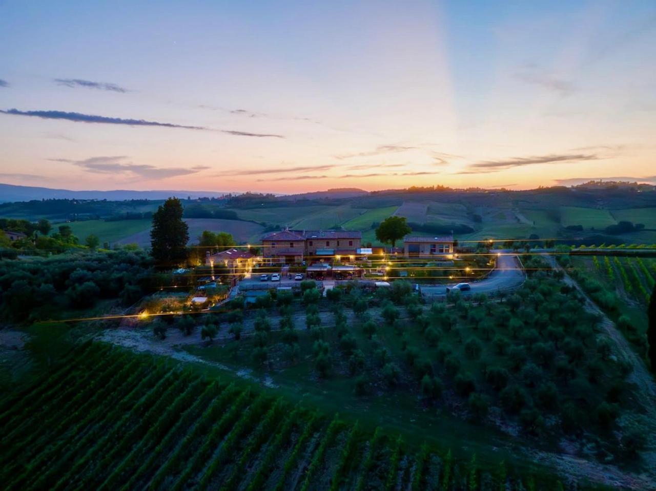 Vittoria Chianti Vacations Apartamento Poggibonsi Exterior foto