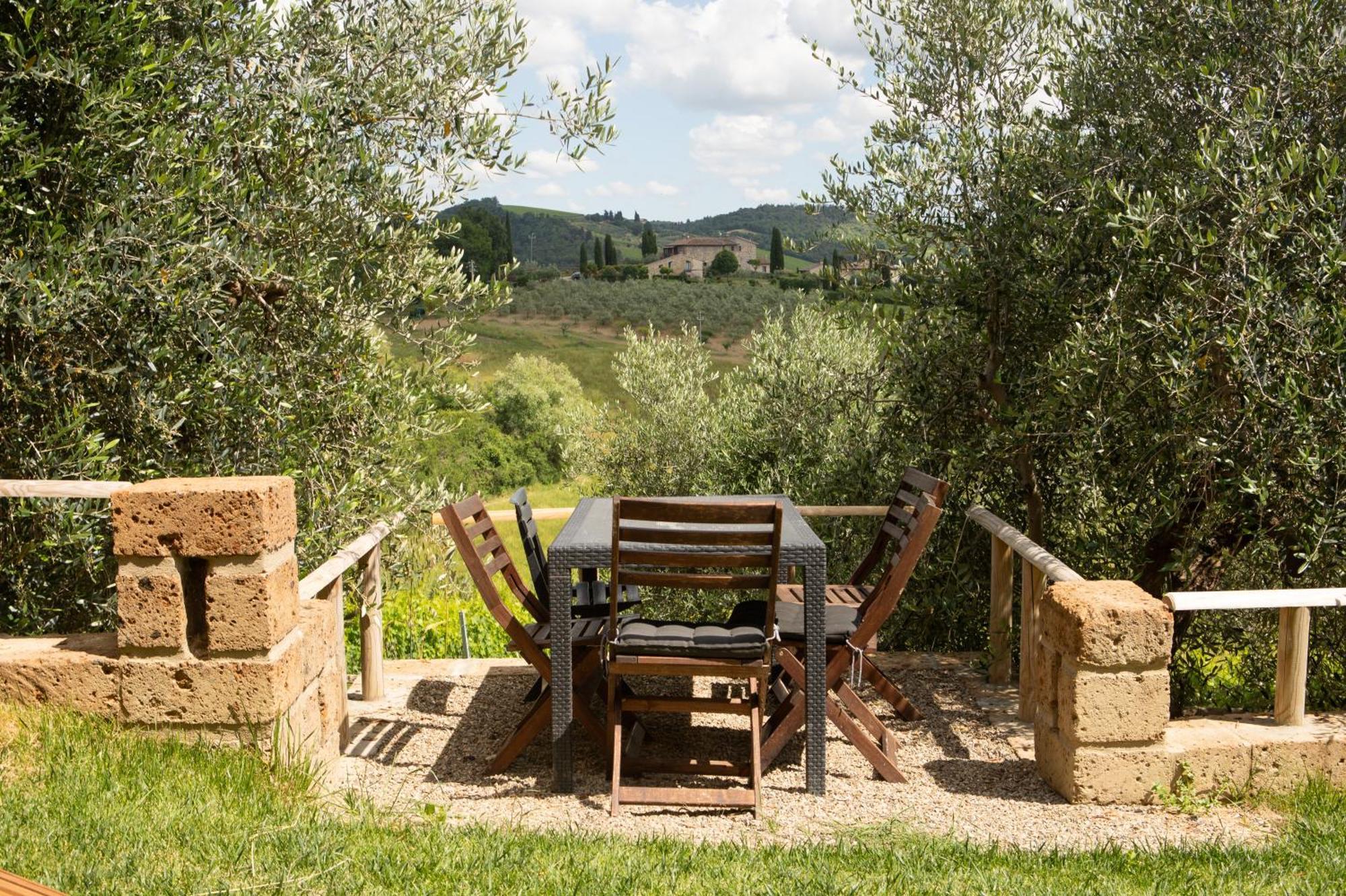 Vittoria Chianti Vacations Apartamento Poggibonsi Exterior foto