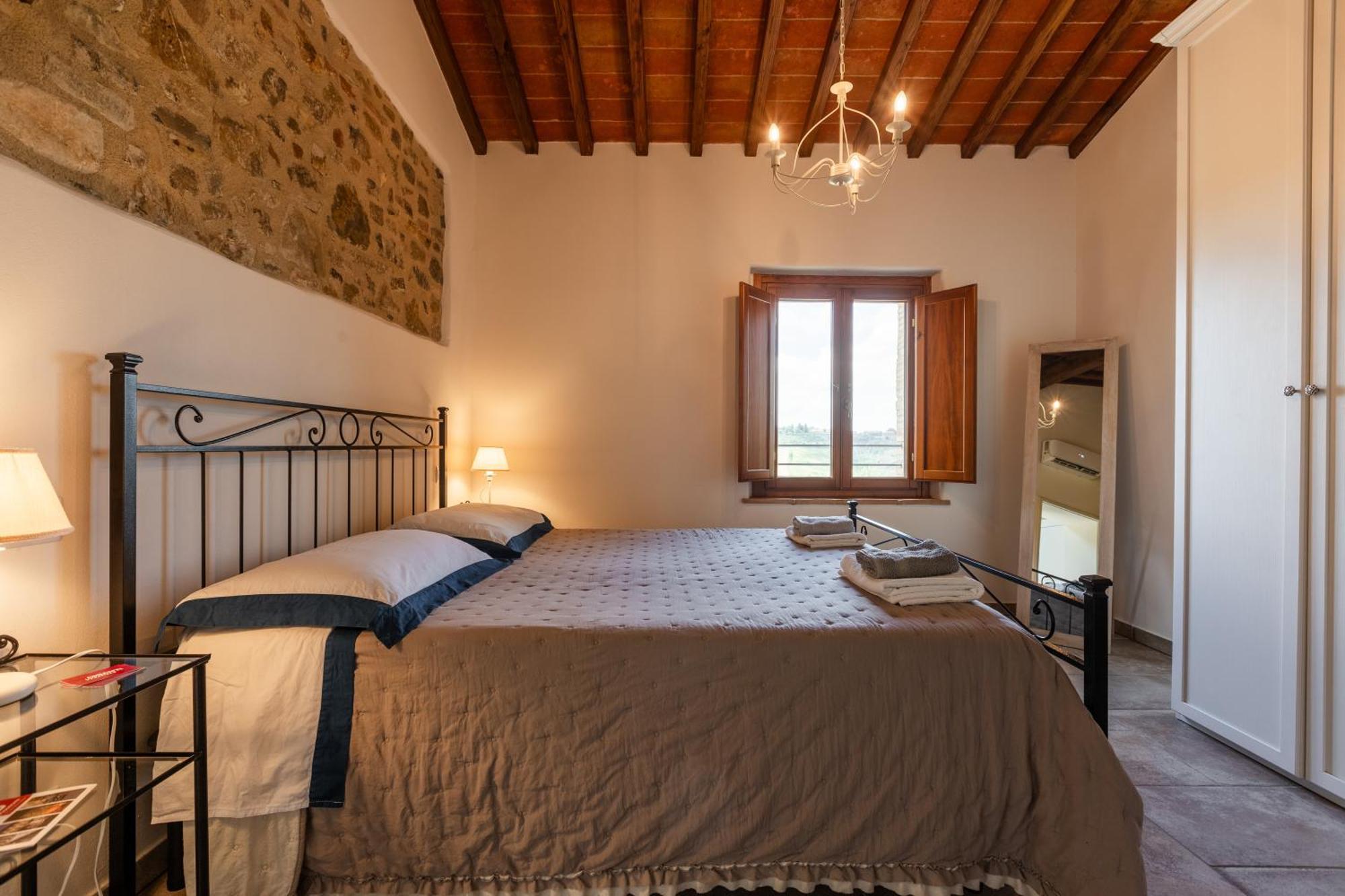 Vittoria Chianti Vacations Apartamento Poggibonsi Exterior foto